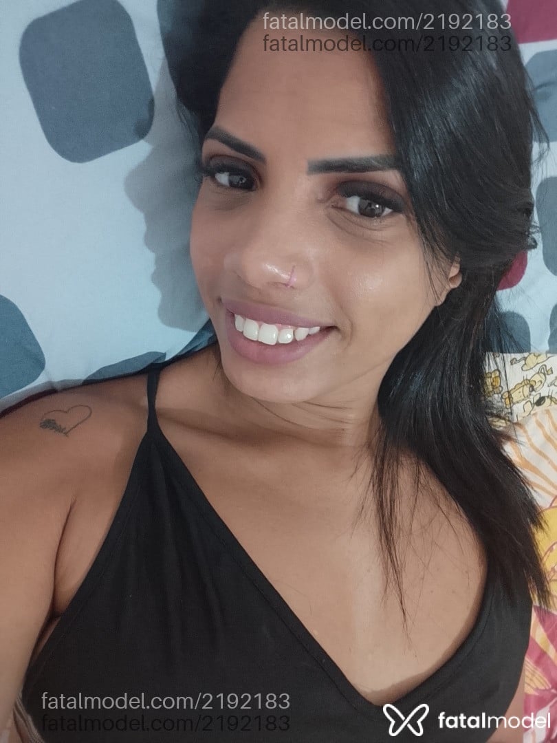 Acompanhante mulher morena (o) de olhos mel em Goianésia Acompanhante mulher morena (o) de olhos mel em Goianésia - Valentina