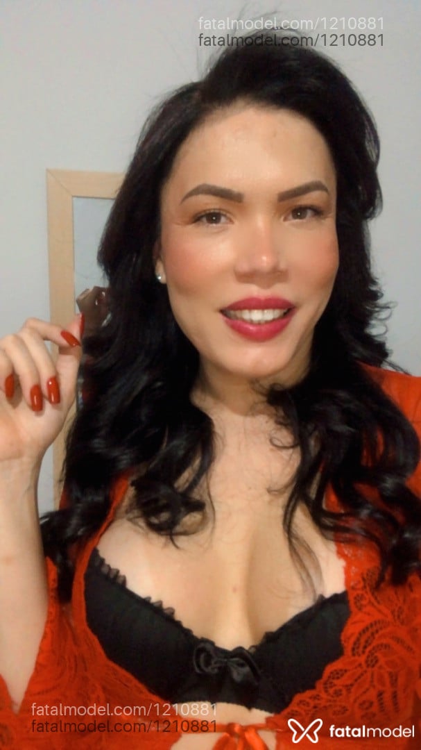 Acompanhante travesti com cabelo castanho de olhos mel em Natal - eduarda