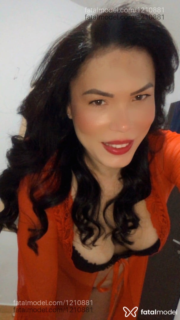 Acompanhante travesti com cabelo castanho de olhos mel em Natal - eduarda