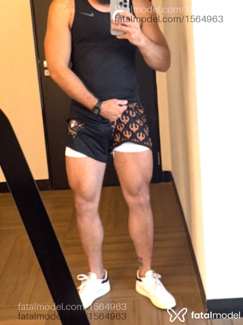 Acompanhante homem com cabelo castanho de olhos castanhos em Patos de Minas Acompanhante homem com cabelo castanho de olhos castanhos em Patos de Minas - Eduardo