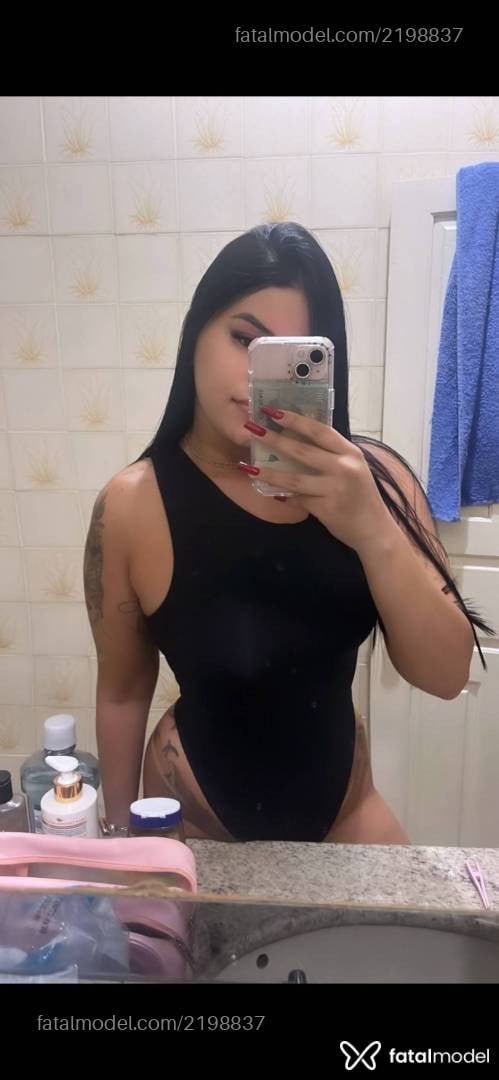 Acompanhante mulher morena (o) de olhos castanhos - Beatriz
