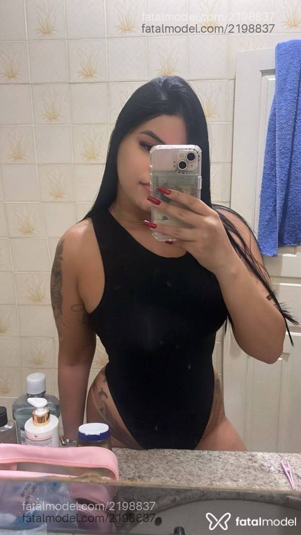 Acompanhante mulher morena (o) de olhos castanhos - Beatriz