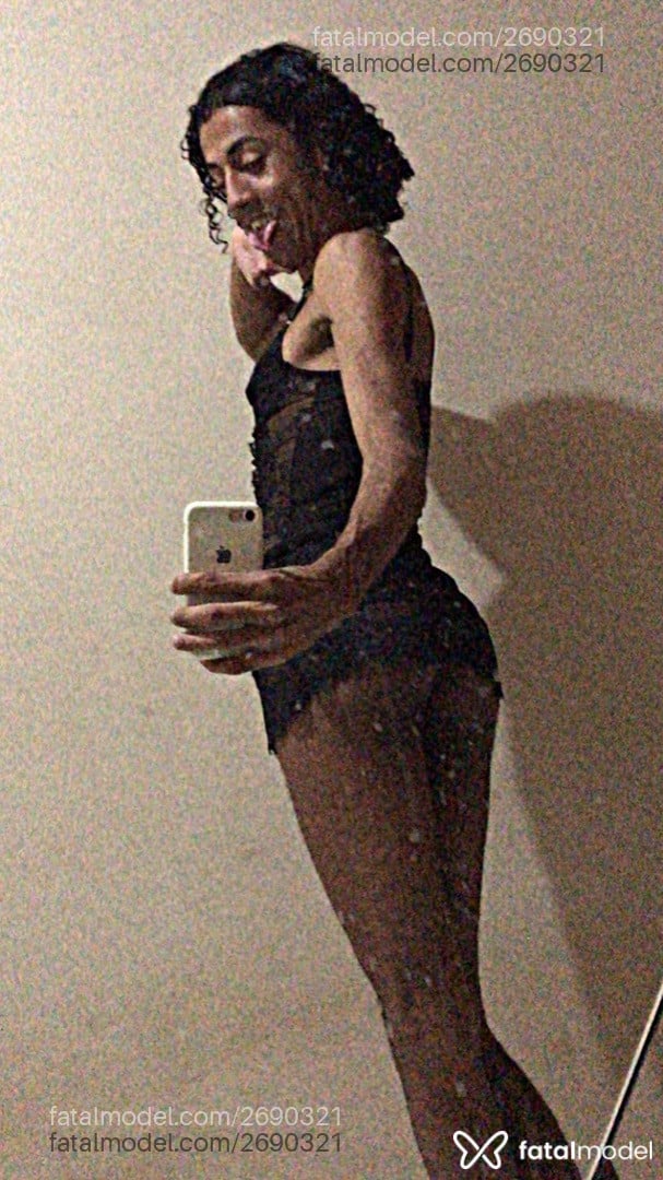 Acompanhante mulher trans morena (o) de olhos castanhos em Uberlândia Acompanhante mulher trans morena (o) de olhos castanhos em Uberlândia - Allanaa maya