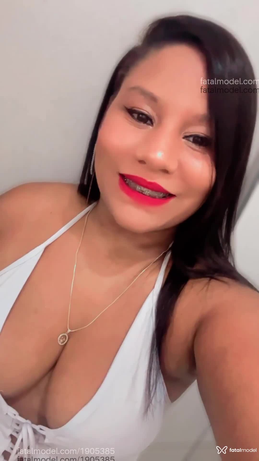 Acompanhante mulher morena (o) de olhos mel - Anna Índiia Acompanhante mulher morena (o) de olhos mel - Anna Índiia