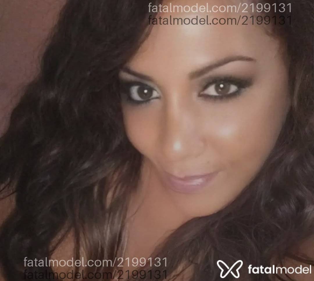 Acompanhante mulher trans morena (o) de olhos castanhos - Soraya Mello Soll