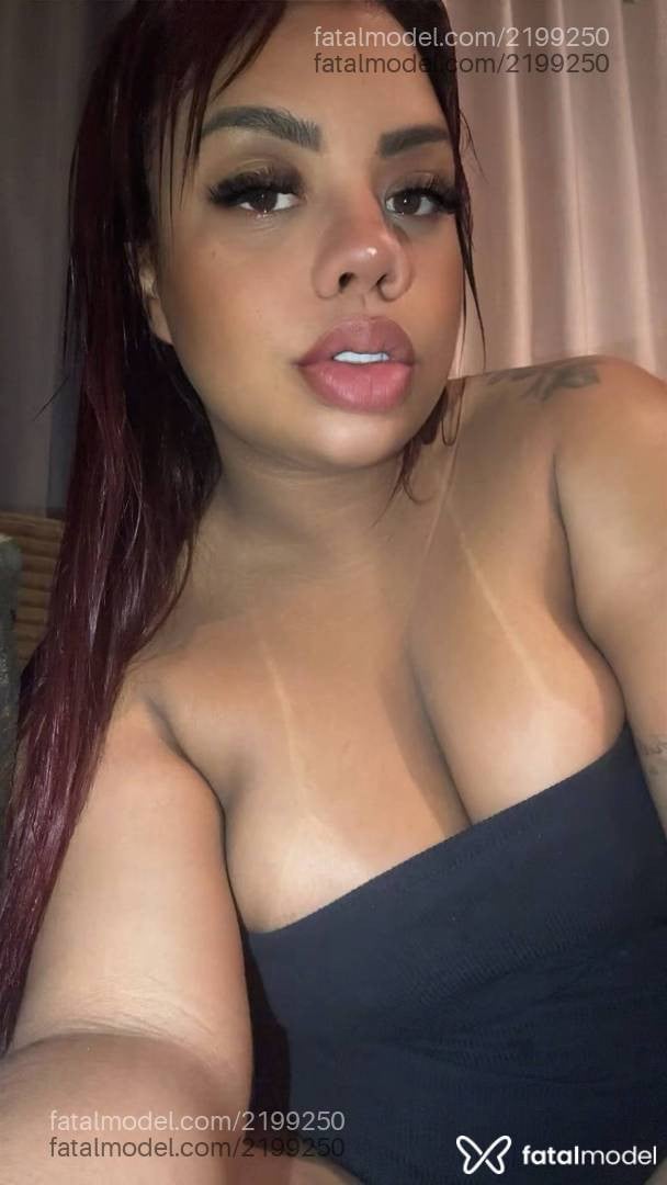 Acompanhante mulher morena (o) de olhos castanhos - Sofia