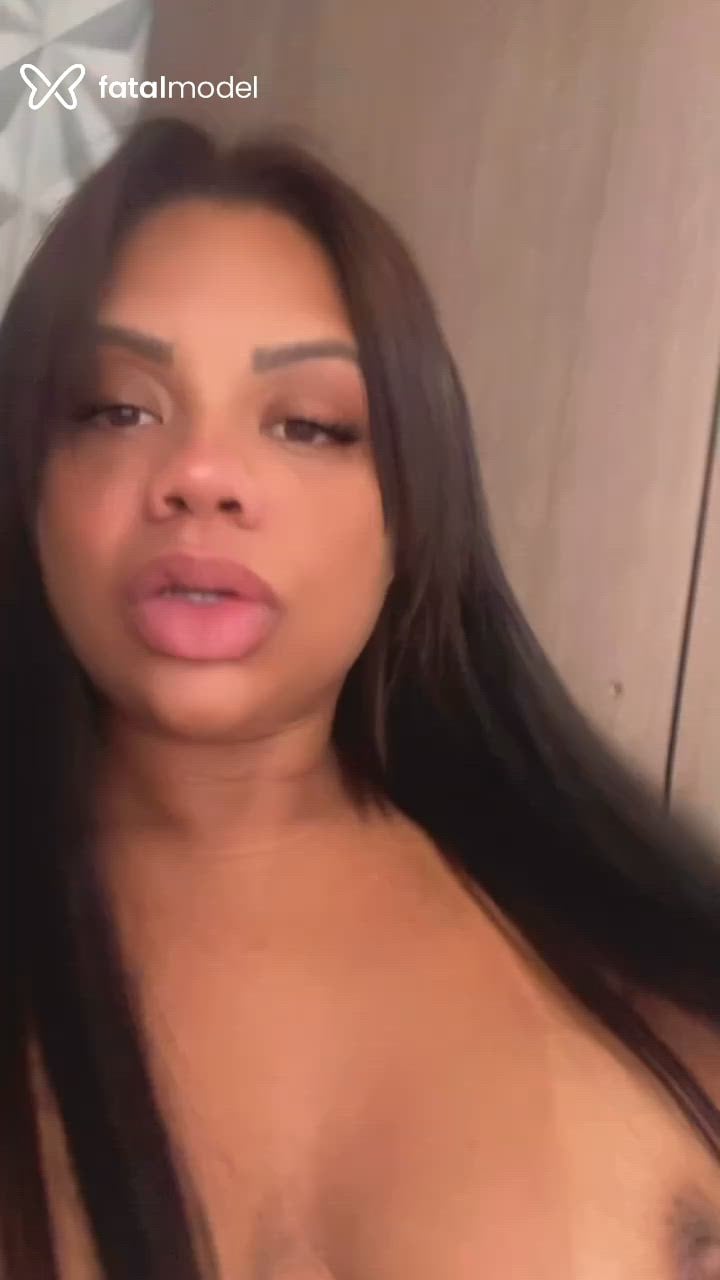 Acompanhante mulher morena (o) de olhos castanhos - Sofia
