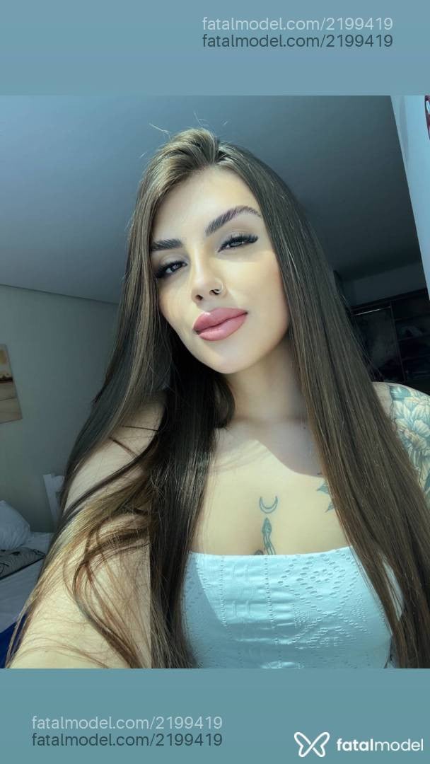 Acompanhante mulher com cabelo castanho de olhos castanhos - Mila