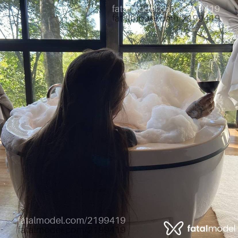 Acompanhante mulher com cabelo castanho de olhos castanhos em Gramado - Mila
