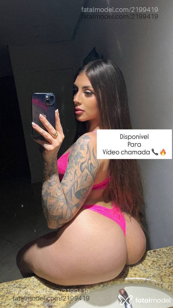 Acompanhante mulher com cabelo castanho de olhos castanhos - Mila