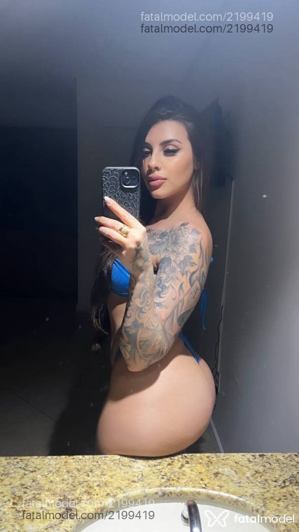 Acompanhante mulher com cabelo castanho de olhos castanhos - Mila