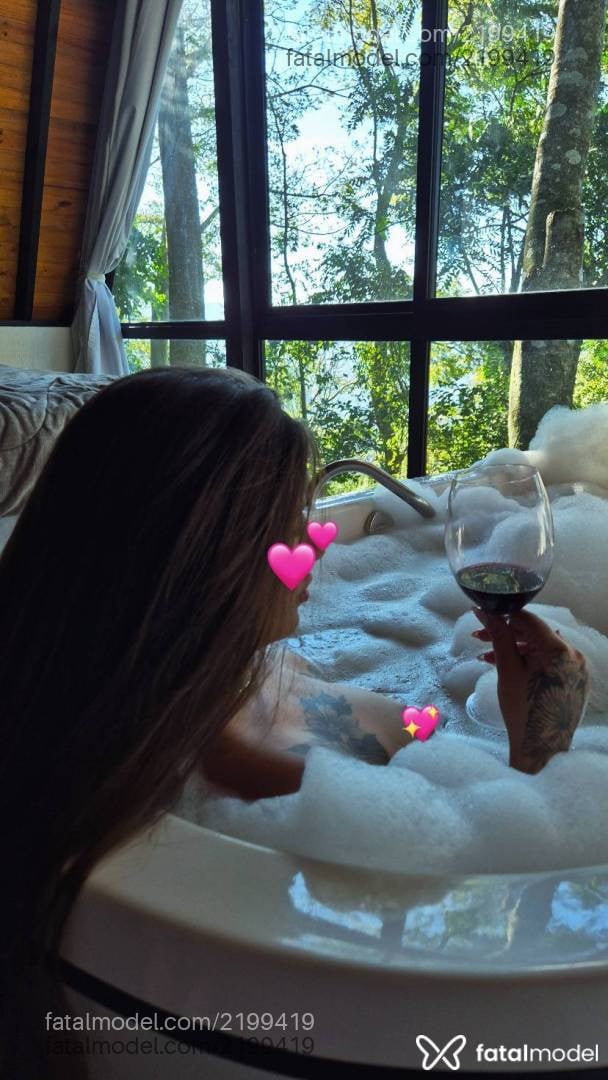 Acompanhante mulher com cabelo castanho de olhos castanhos em Gramado - Mila