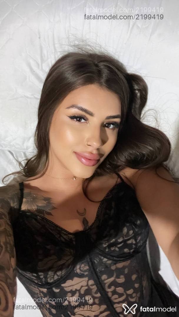 Acompanhante mulher com cabelo castanho de olhos castanhos - Mila