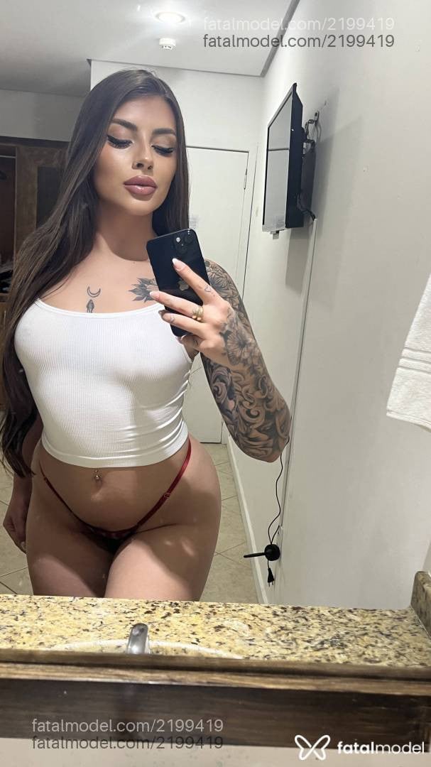 Acompanhante mulher com cabelo castanho de olhos castanhos - Mila