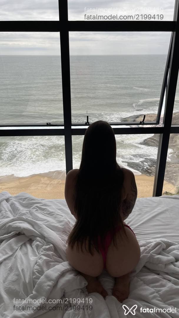Acompanhante mulher com cabelo castanho de olhos castanhos - Mila