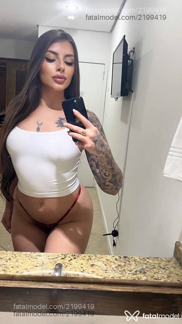 Acompanhante mulher com cabelo castanho de olhos castanhos - Mila