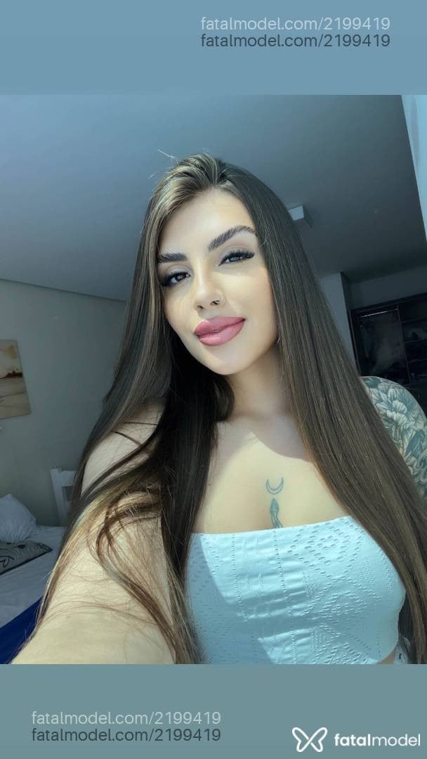 Acompanhante mulher com cabelo castanho de olhos castanhos - Mila