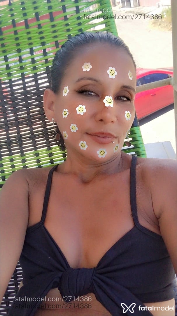 Acompanhante mulher trans com cabelo castanho de olhos castanhos - Gabriela Acompanhante mulher trans com cabelo castanho de olhos castanhos - Gabriela