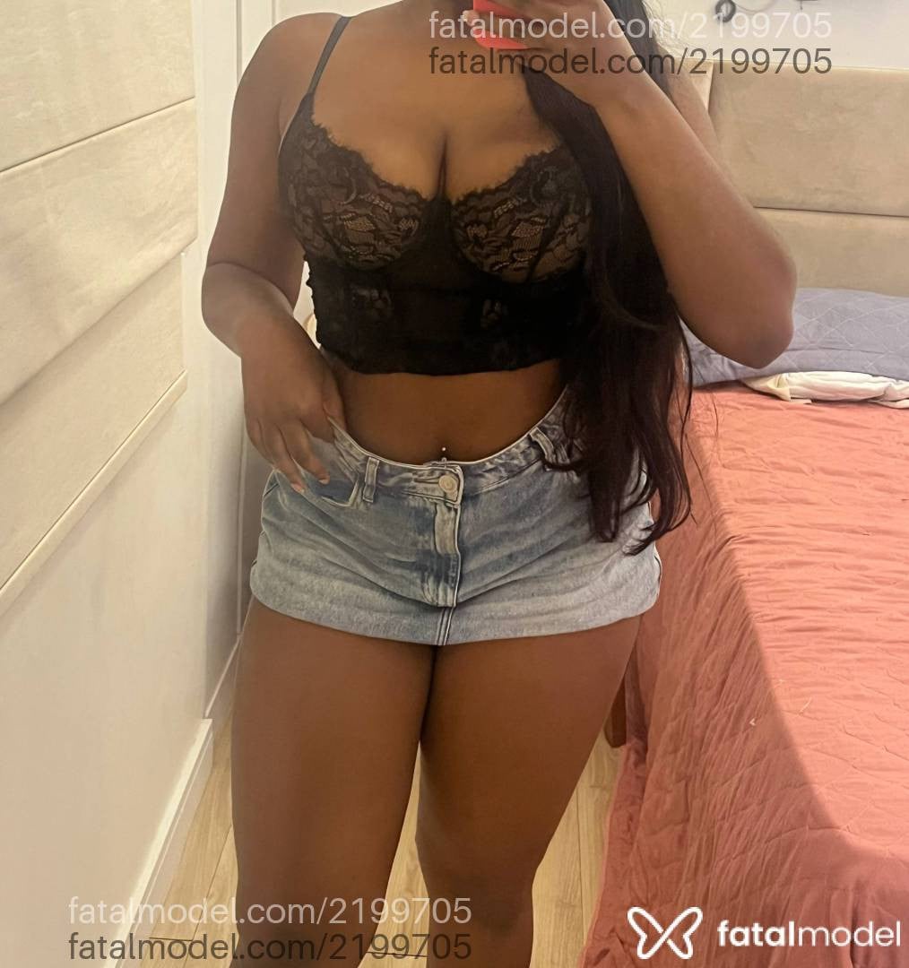 Acompanhante mulher morena (o) de olhos pretos - Bruna Melo