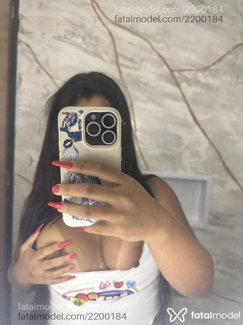 Acompanhante mulher morena (o) de olhos pretos - Maserati