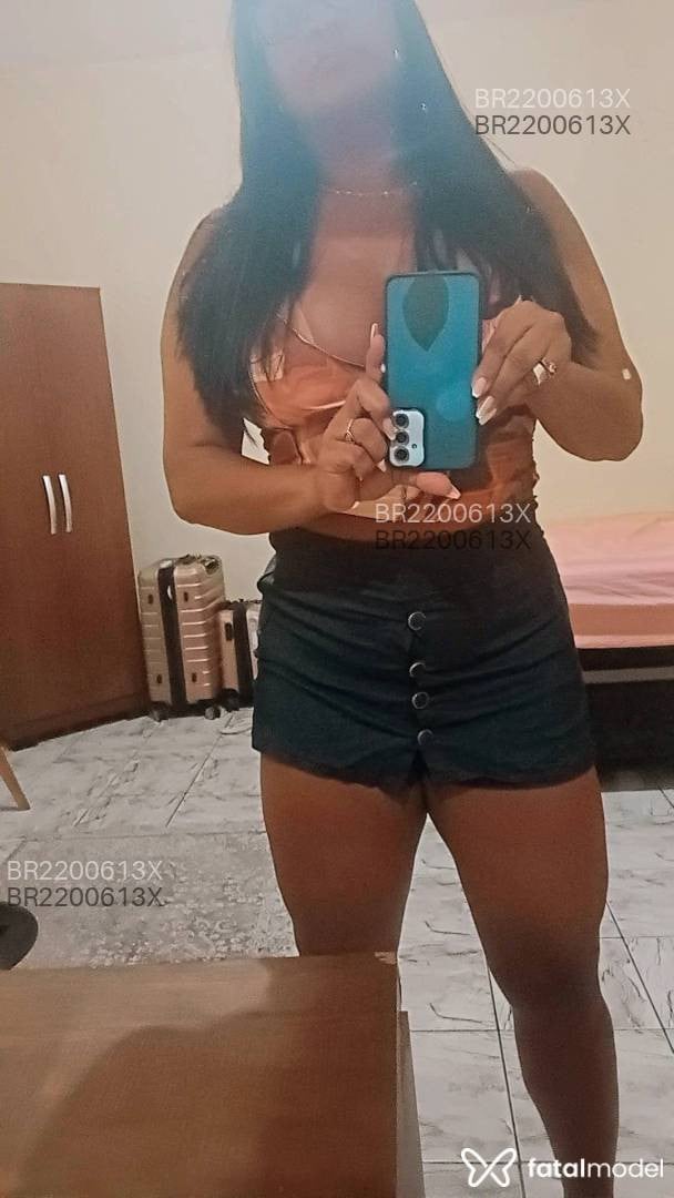 Acompanhante mulher com cabelo castanho de olhos pretos - Kamilly