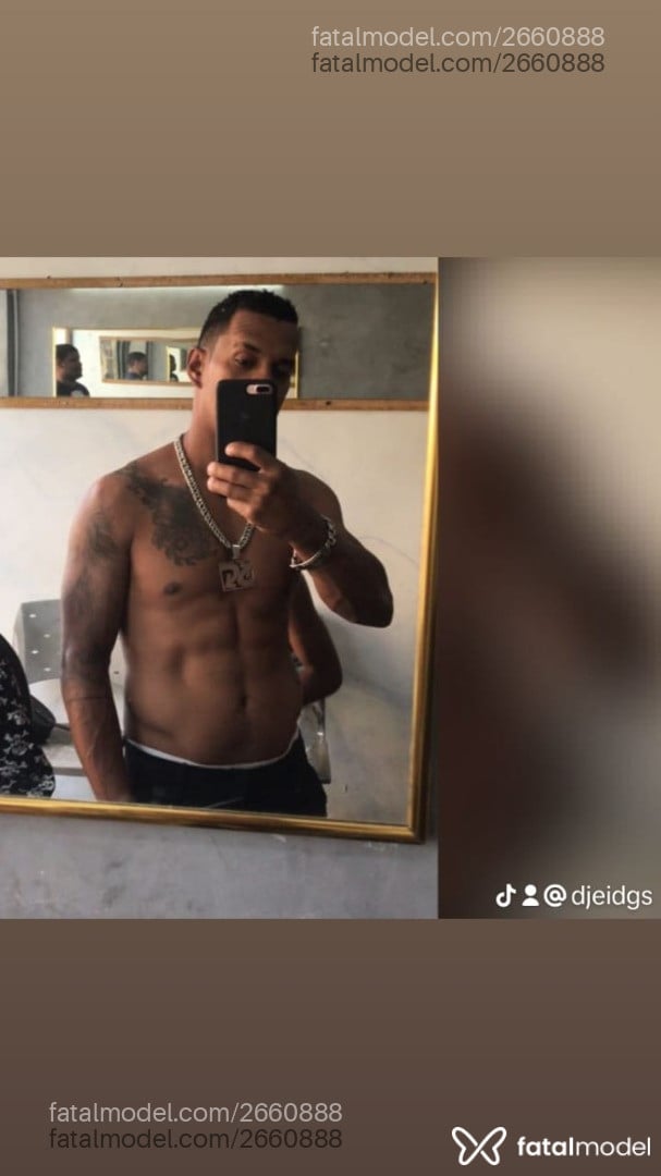 Acompanhante homem morena (o) de olhos pretos em Macaé - Felipe Santana