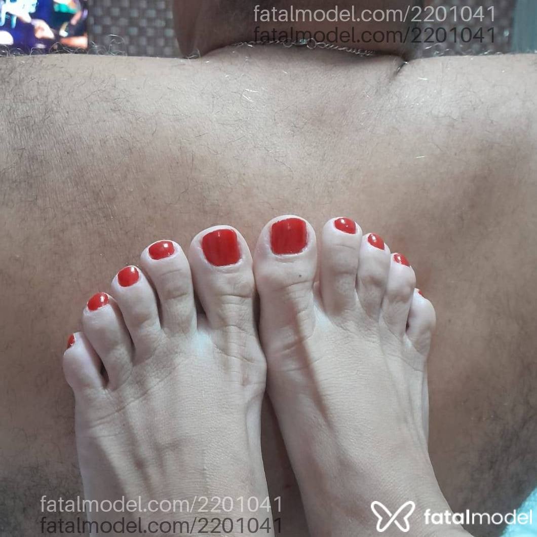 Acompanhante mulher loira (o) de olhos castanhos - Alice Lorey