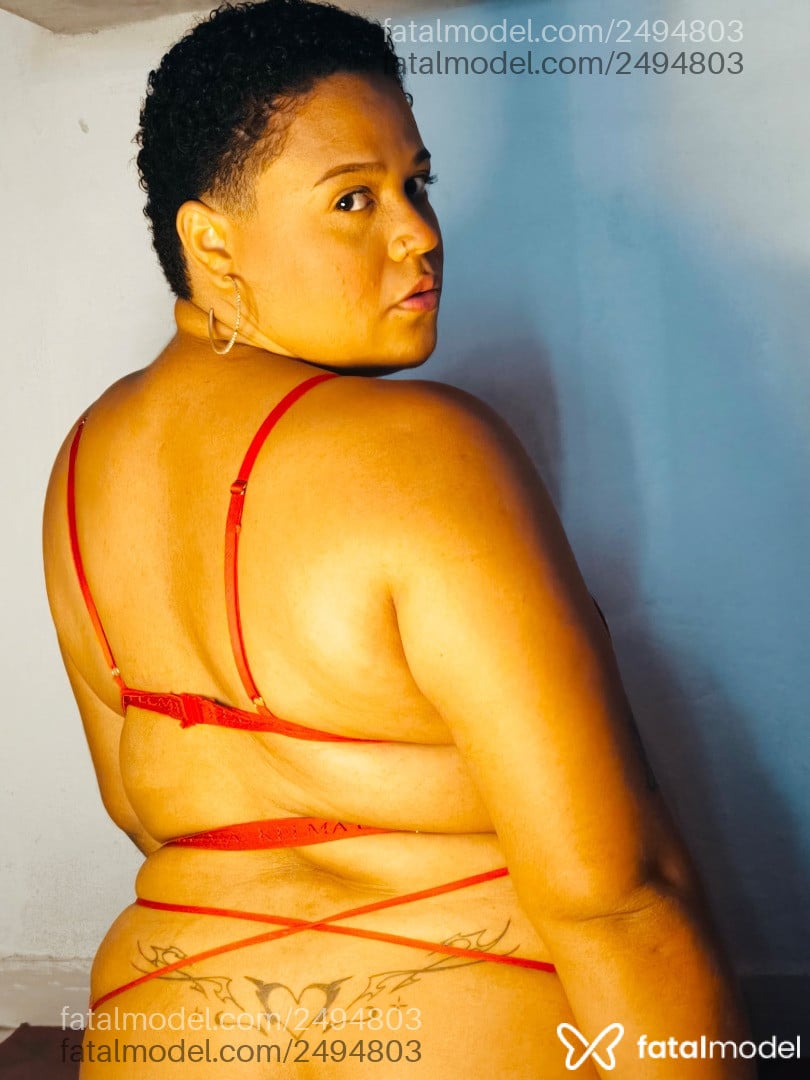 Acompanhante mulher morena (o) de olhos castanhos em Olinda Acompanhante mulher morena (o) de olhos castanhos em Olinda - Lyya Mac