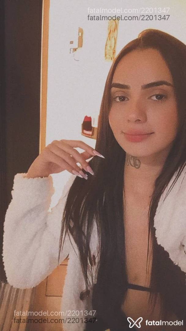 Acompanhante mulher com cabelo castanho de olhos castanhos - Melissa