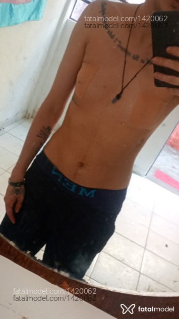 Acompanhante homem trans com cabelo castanho de olhos pretos - Ftm Acompanhante homem trans com cabelo castanho de olhos pretos - Ftm
