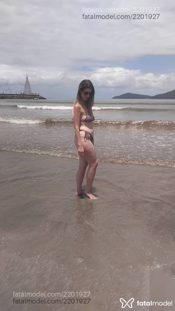 Acompanhante mulher loira (o) de olhos castanhos em Chapecó - Livia Marini