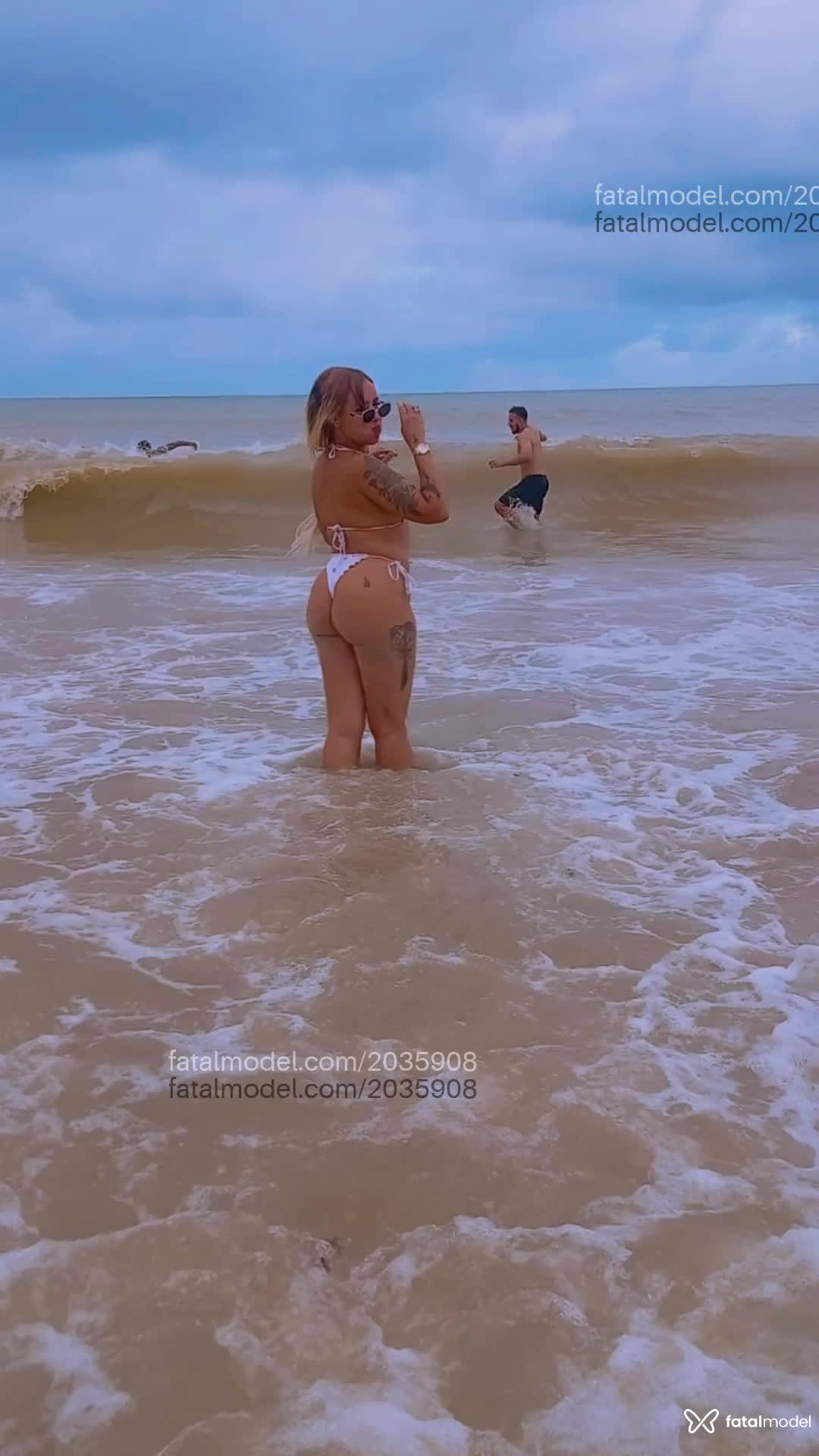 Acompanhante mulher loira (o) de olhos castanhos em Patos - Anny