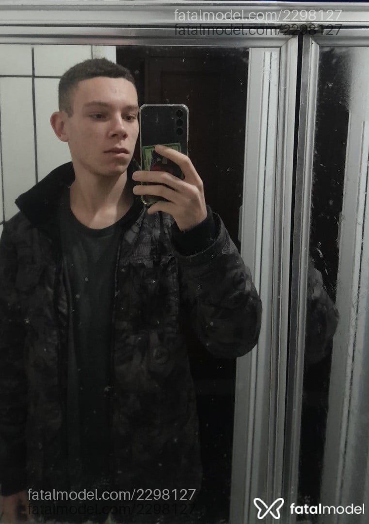 Acompanhante homem com cabelo grisalho de olhos verdes em Viamão - Edson Rodrigues