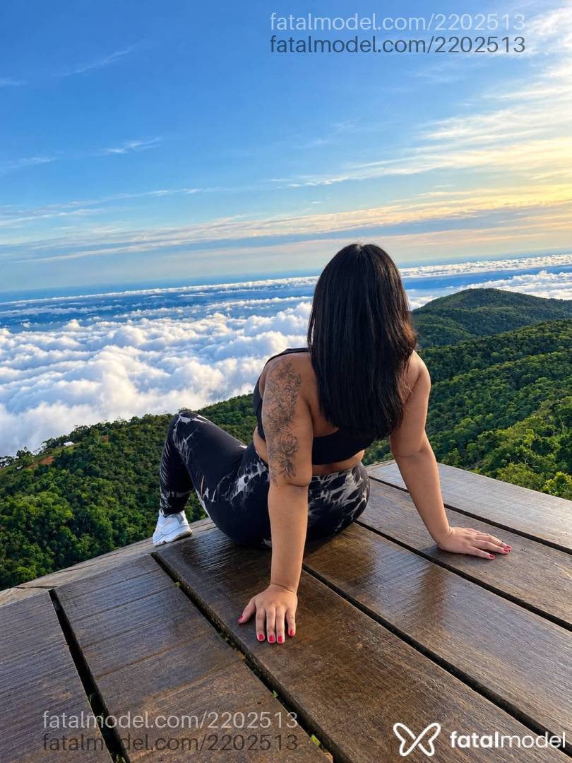 Acompanhante mulher morena (o) de olhos castanhos - Kiara