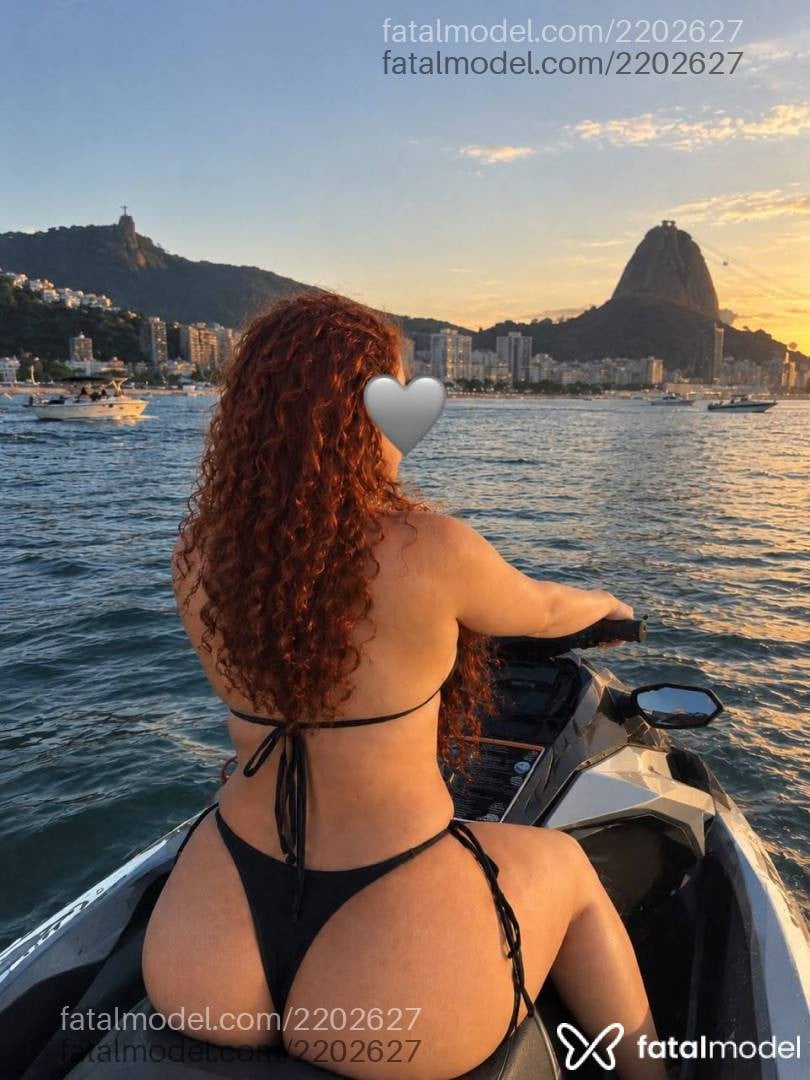 Acompanhante mulher ruiva (o) de olhos castanhos - Lavínia Moura