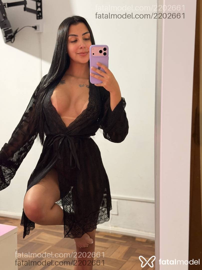 Acompanhante mulher morena (o) de olhos pretos - Bella Serena