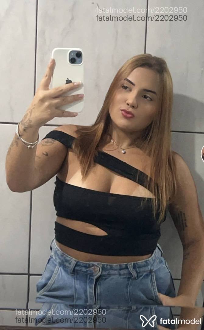 Acompanhante mulher com cabelo castanho de olhos castanhos - Mel