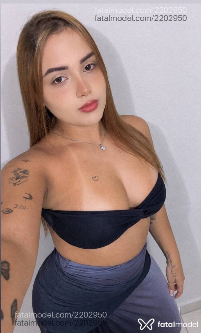 Acompanhante mulher com cabelo castanho de olhos castanhos - Mel