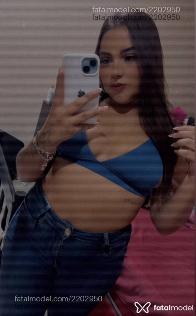 Acompanhante mulher com cabelo castanho de olhos castanhos - Mel