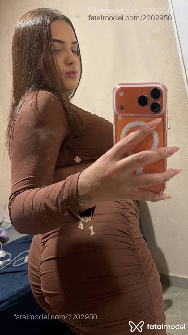 Acompanhante mulher com cabelo castanho de olhos castanhos - Mel