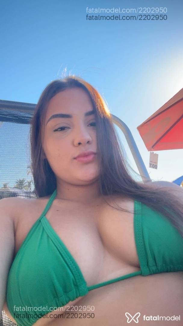 Acompanhante mulher com cabelo castanho de olhos castanhos - Mel