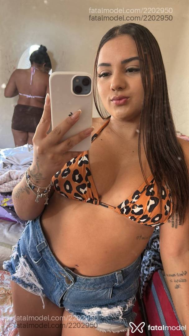 Acompanhante mulher com cabelo castanho de olhos castanhos - Mel