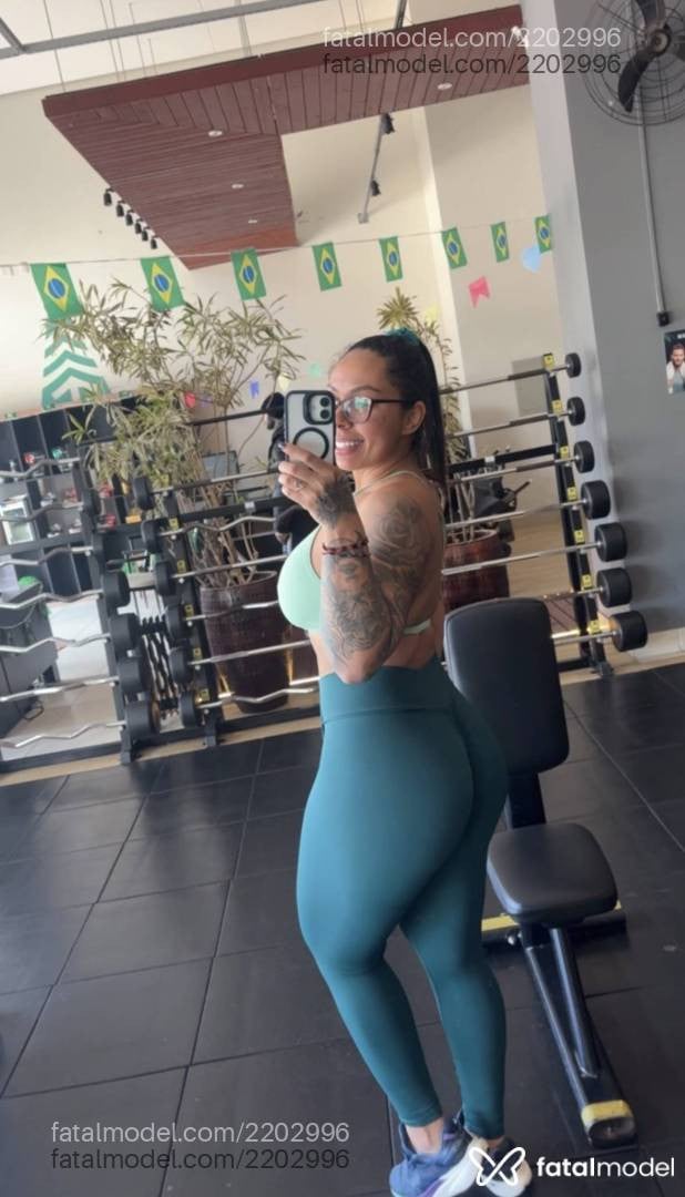 Acompanhante mulher morena (o) de olhos castanhos em Caxias do Sul - Yaraa