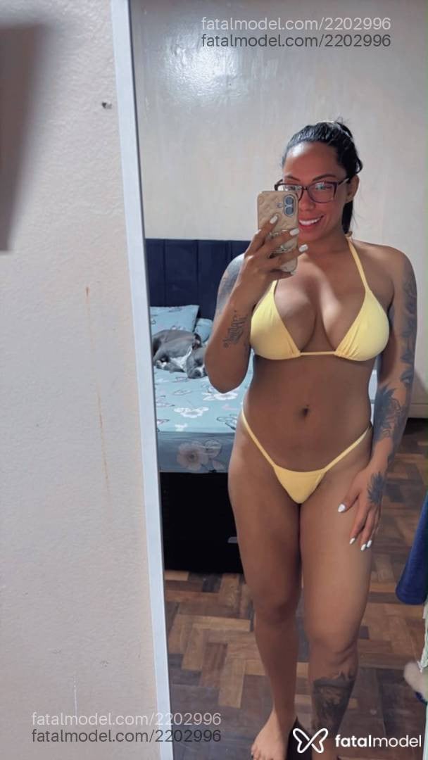 Acompanhante mulher morena (o) de olhos castanhos - Yaraa
