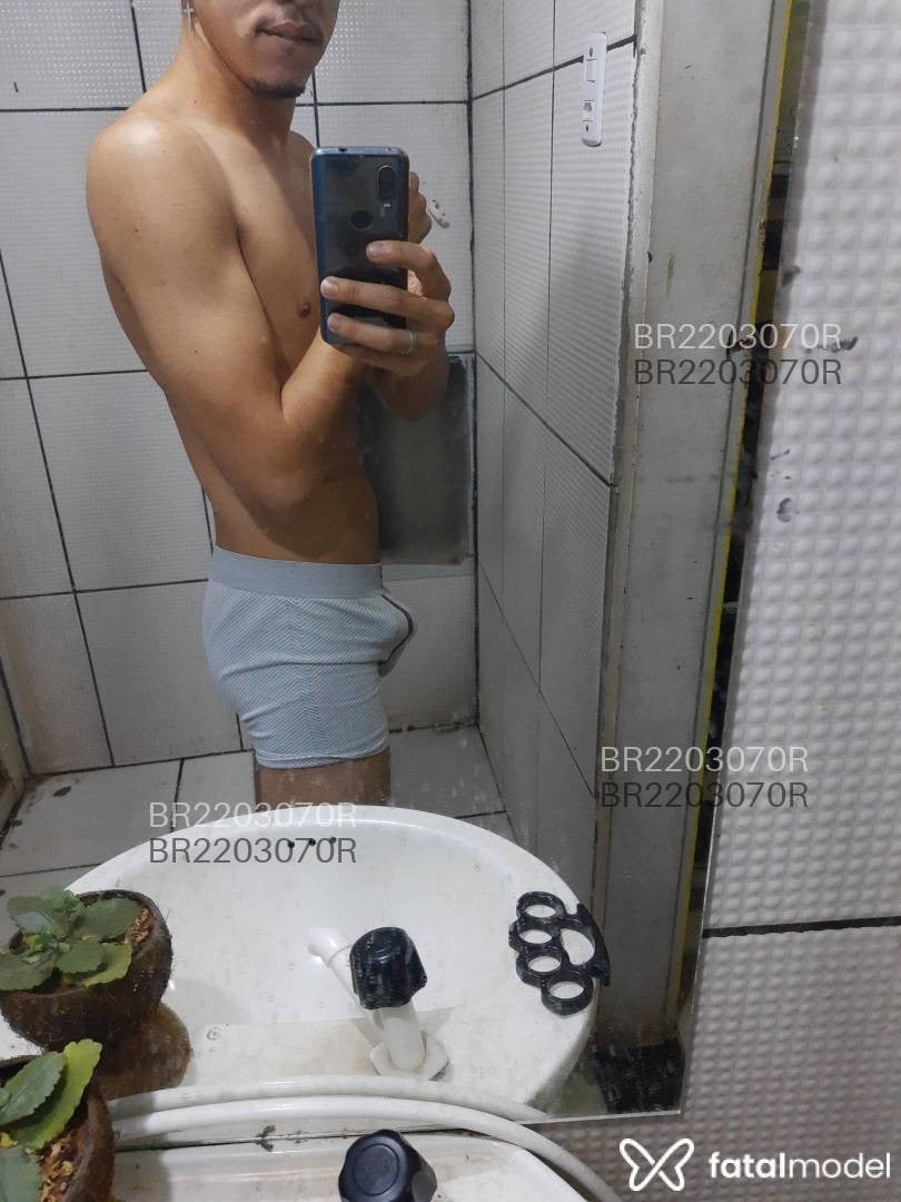 Acompanhante homem com cabelo castanho de olhos castanhos em Brasília - Caio Rocha
