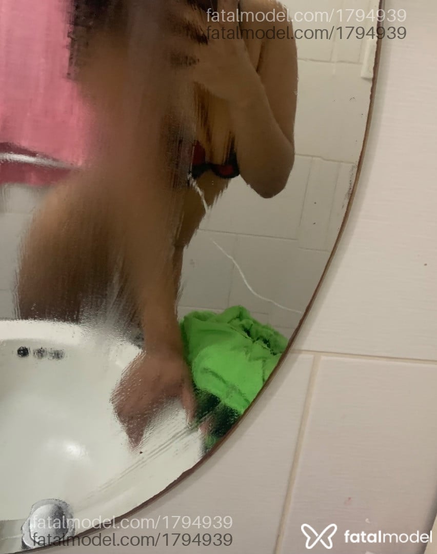 Acompanhante mulher com cabelo castanho de olhos pretos em São Leopoldo Acompanhante mulher com cabelo castanho de olhos pretos em São Leopoldo - Deliciou Black