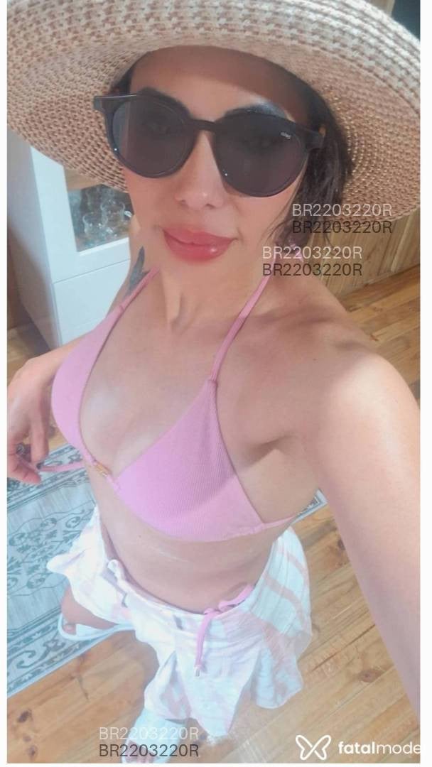 Acompanhante mulher morena (o) de olhos castanhos em Porto Alegre Acompanhante mulher morena (o) de olhos castanhos em Porto Alegre - Patrícia