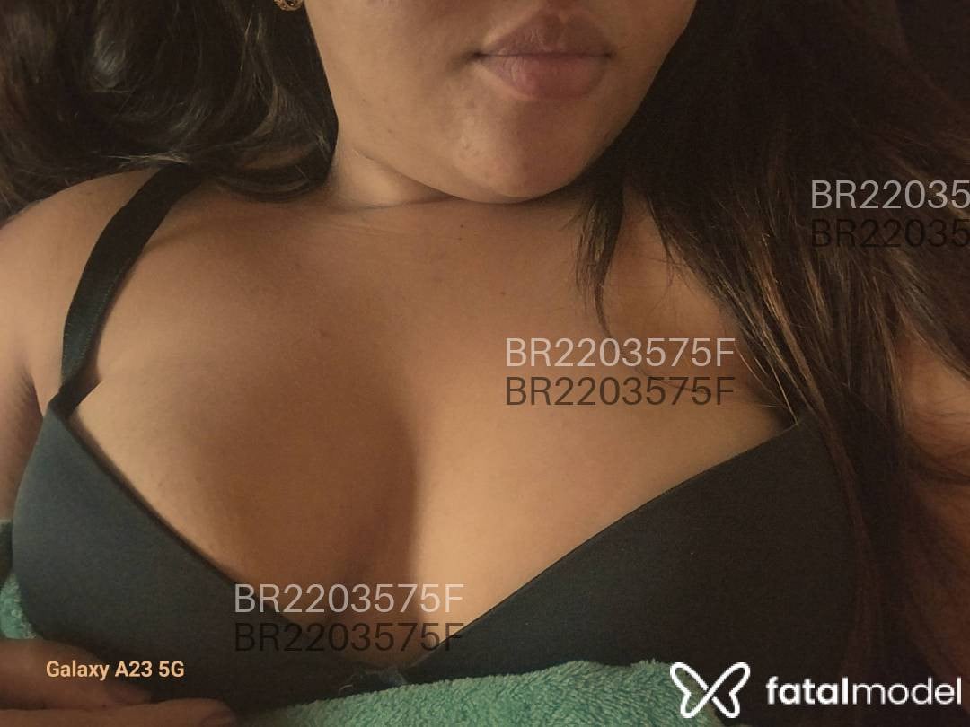 Acompanhante mulher com cabelo castanho de olhos castanhos em Goiânia - Abelinha