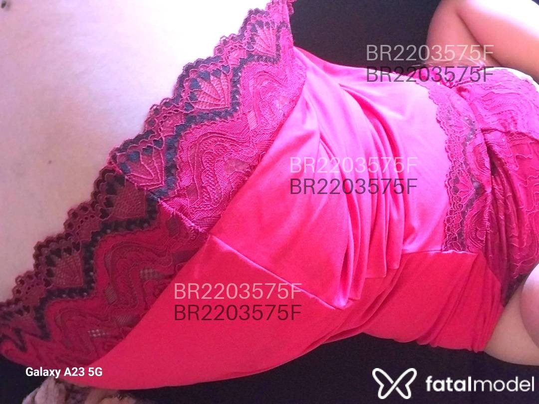 Acompanhante mulher com cabelo castanho de olhos castanhos em Goiânia - Abelinha