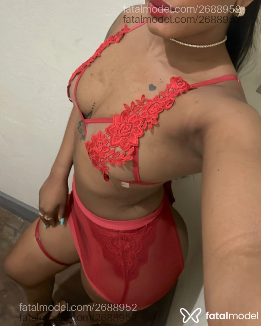 Acompanhante mulher com cabelo castanho de olhos castanhos em Uberlândia - Bia